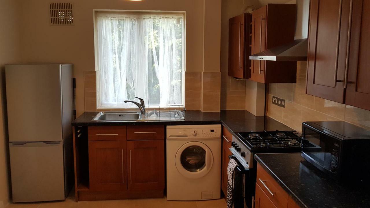 Elegant And Spacious 2 Bedroom Barnet Esterno foto